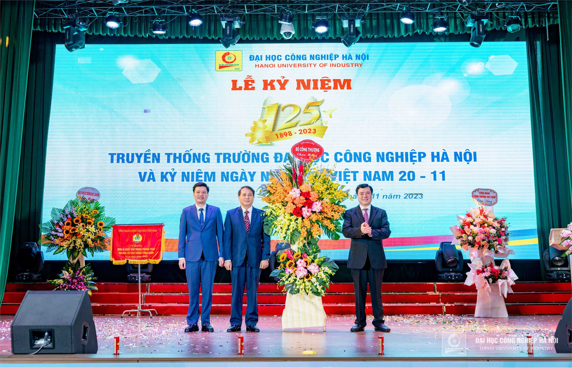 Lễ kỷ niệm 125 năm truyền thống Trường Đại học Công nghiệp Hà Nội (1898 – 2023) và 41 năm Ngày Nhà giáo Việt Nam 20/11 - Ảnh 3.