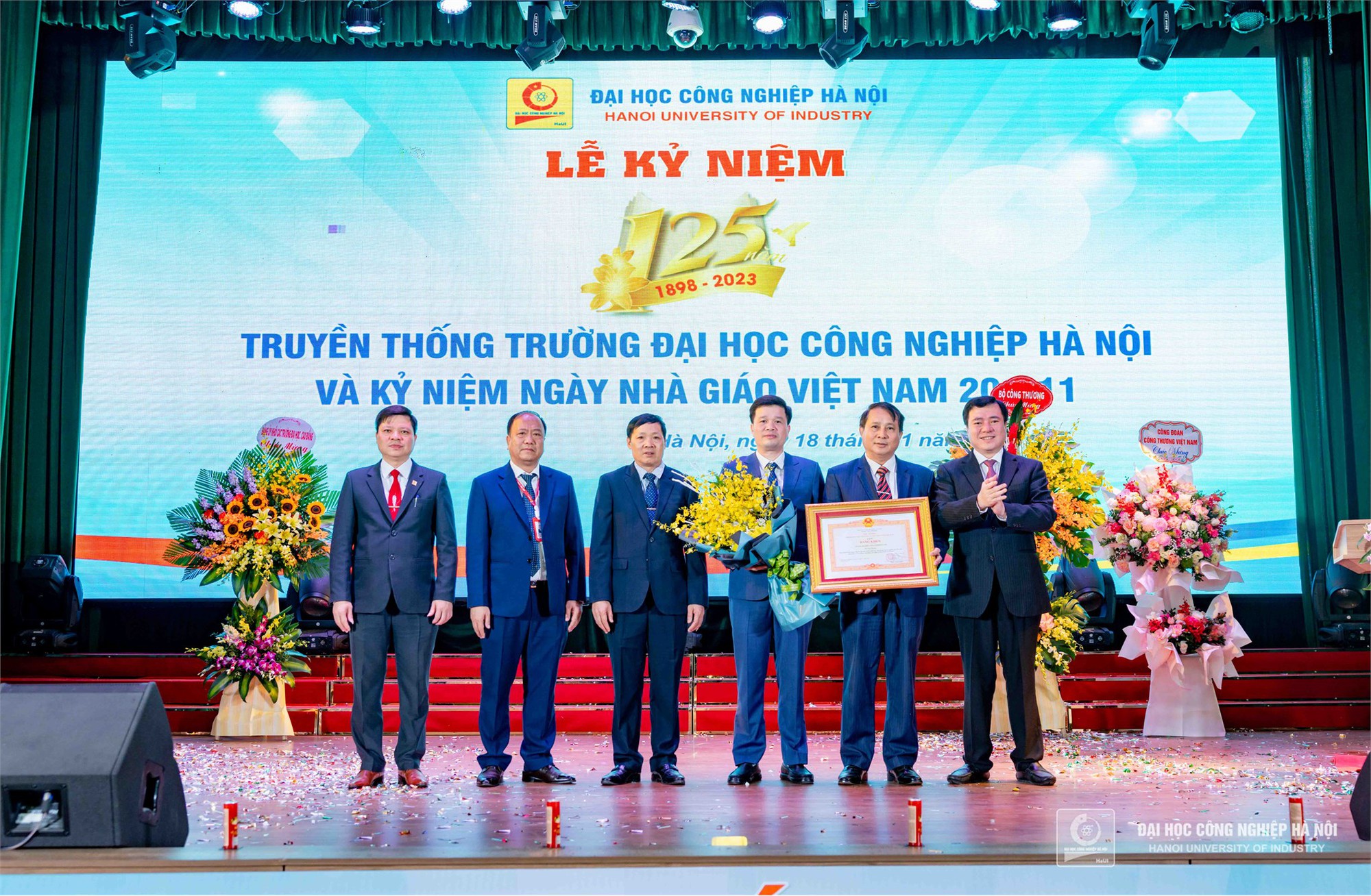 Lễ kỷ niệm 125 năm truyền thống Trường Đại học Công nghiệp Hà Nội (1898 – 2023) và 41 năm Ngày Nhà giáo Việt Nam 20/11 - Ảnh 5.