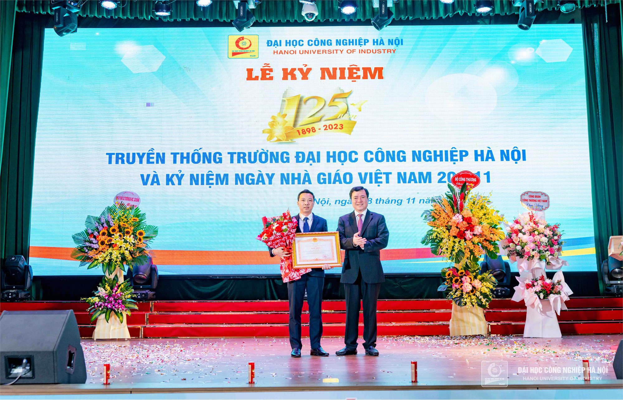 Lễ kỷ niệm 125 năm truyền thống Trường Đại học Công nghiệp Hà Nội (1898 – 2023) và 41 năm Ngày Nhà giáo Việt Nam 20/11 - Ảnh 6.