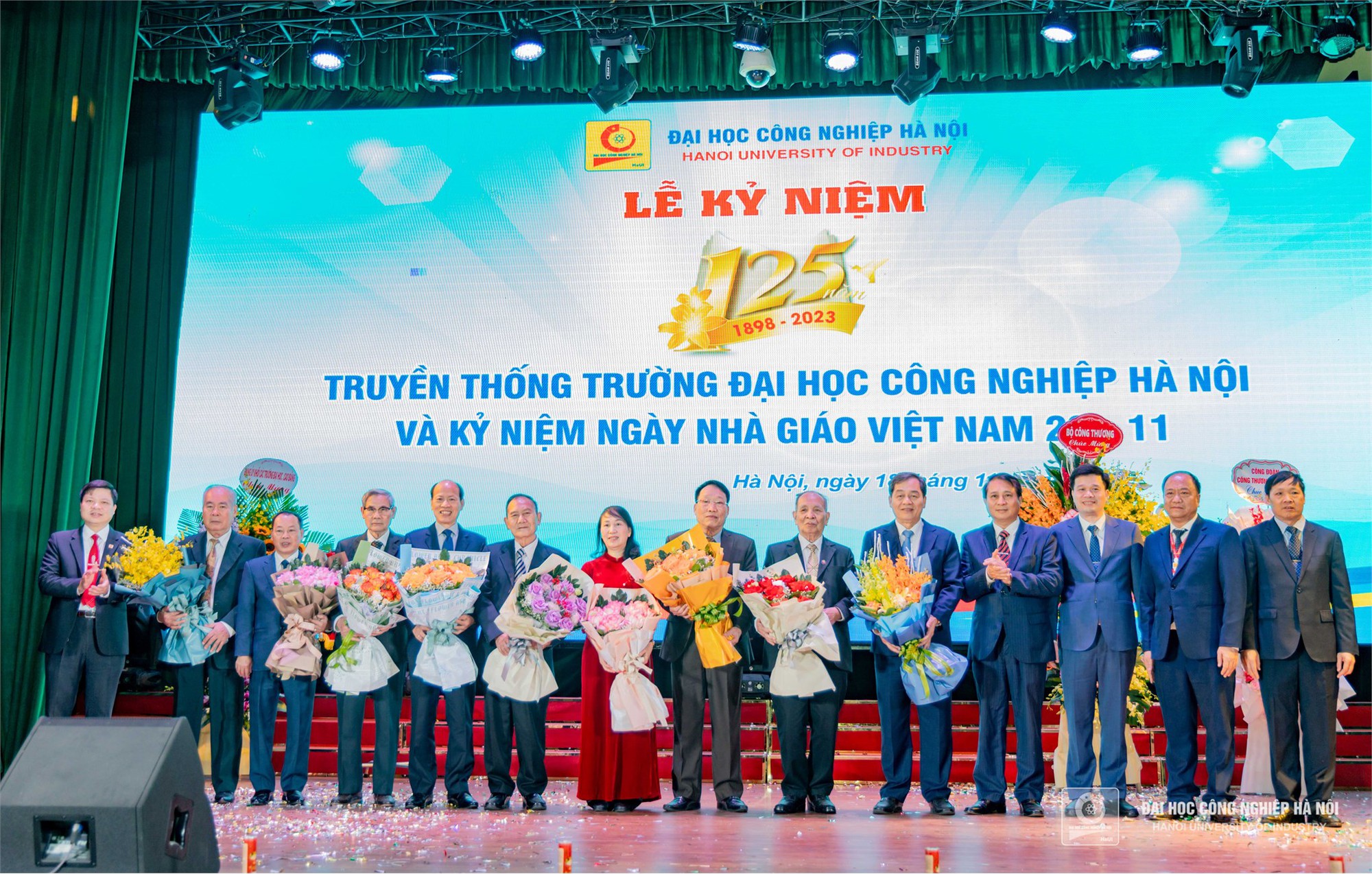 Lễ kỷ niệm 125 năm truyền thống Trường Đại học Công nghiệp Hà Nội (1898 – 2023) và 41 năm Ngày Nhà giáo Việt Nam 20/11 - Ảnh 9.