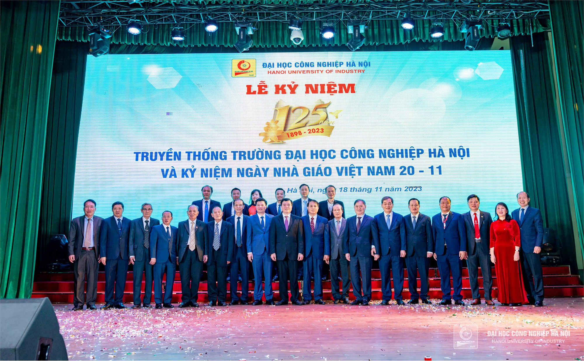 Lễ kỷ niệm 125 năm truyền thống Trường Đại học Công nghiệp Hà Nội (1898 – 2023) và 41 năm Ngày Nhà giáo Việt Nam 20/11 - Ảnh 11.