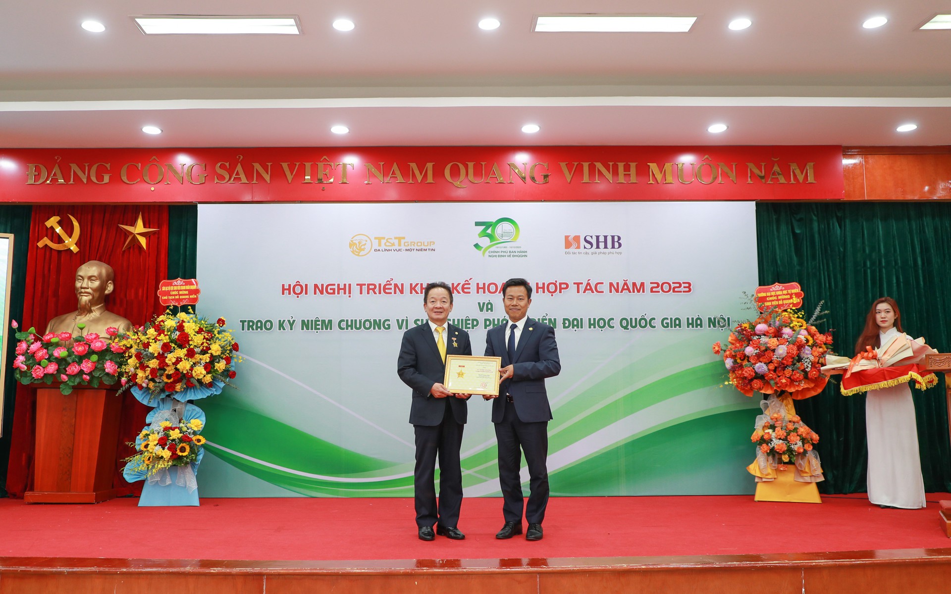 Đ&aacute;p ứng điều kiện n&agrave;y gi&aacute;o vi&ecirc;n mới nhận được Kỷ niệm chương &ldquo;V&igrave; sự nghiệp gi&aacute;o dục" - Ảnh 3.