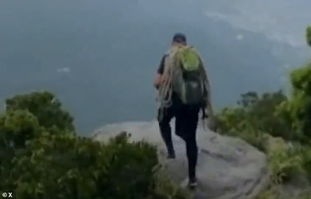 Khoảnh khắc hướng dẫn viên du lịch bị sét đánh tử vong trên núi, người đi cùng vô tình ghi lại giây phút kinh hoàng- Ảnh 4.