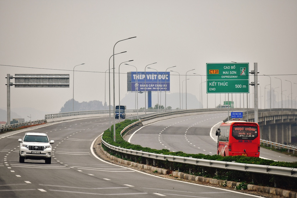 Bộ GTVT nghiên cứu mở rộng cao tốc Cao Bồ - Mai Sơn lên 6 làn xe - Ảnh 1.