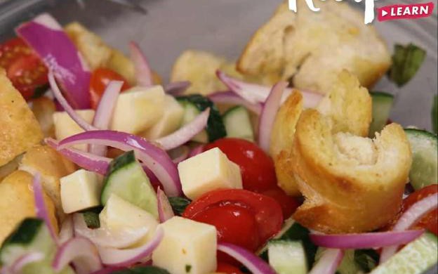 Bánh mì làm salad theo cách này rất ngon, giòn thơm, nhanh gọn, bữa ăn thêm sinh động mà không lo tăng cân