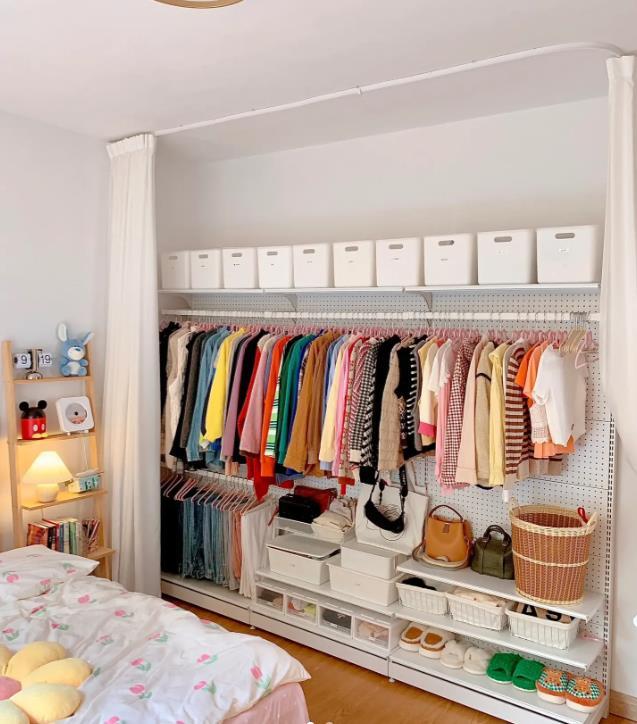 Ngày càng nhiều phòng ngủ không thiết kế tủ quần áo cố định và tôi khuyên bạn nên học những gì người khác làm- Ảnh 3.