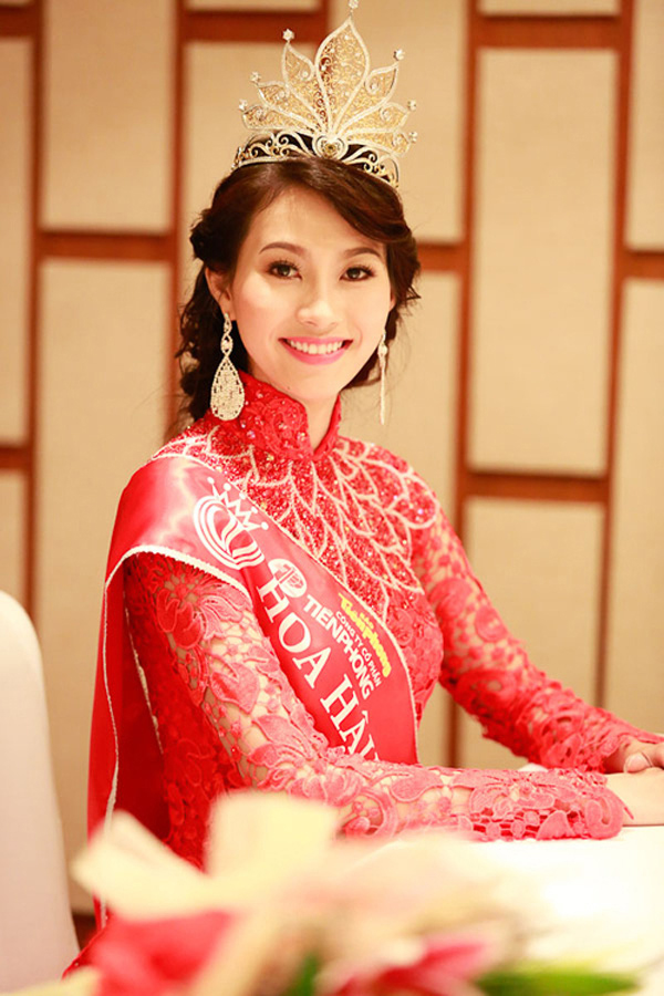 Hoa hậu Việt Nam hôn nhân viên mãn: Mỹ nhân miền Tây có bằng Thạc sĩ cân xứng tài sắc với chồng - Ảnh 2.