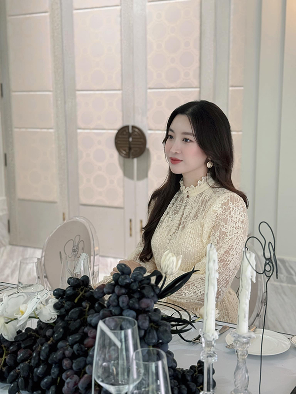 Chồng Hoa hậu Đỗ Mỹ Linh 'bóc phốt' hình ảnh xinh đẹp của vợ trên mạng xã hội - Ảnh 3.