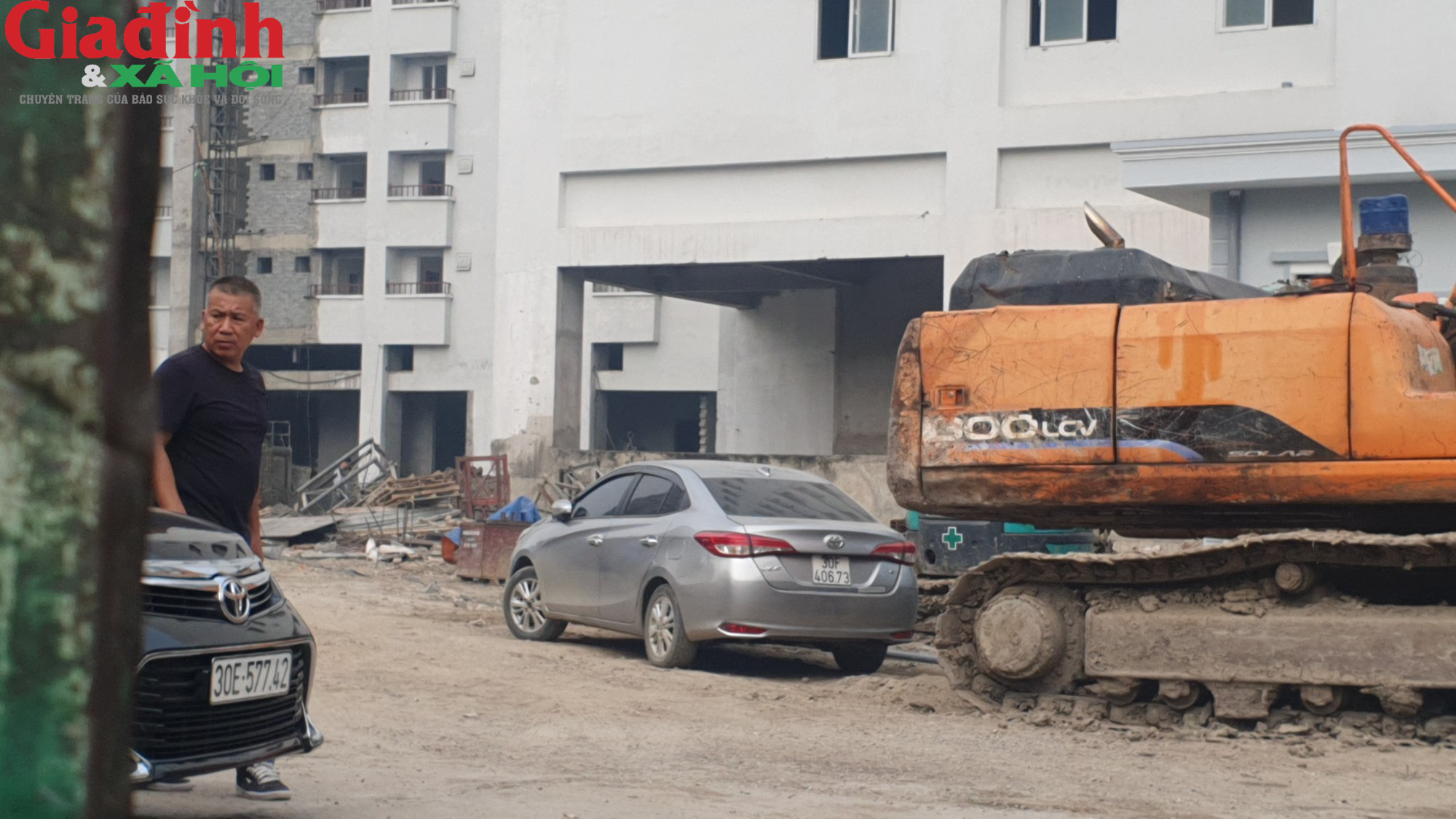 Cỏ mọc um tùm, rêu bám đầy tại dự án nhà ở tái định cư trên ‘đất vàng’ ở Cầu Giấy  - Ảnh 5.