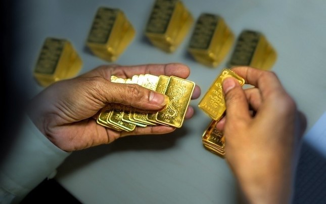 Giá vàng hôm nay 29/11: Giá tăng vượt đỉnh, "phi như bay", người mua vàng từ đầu năm lãi lớn
