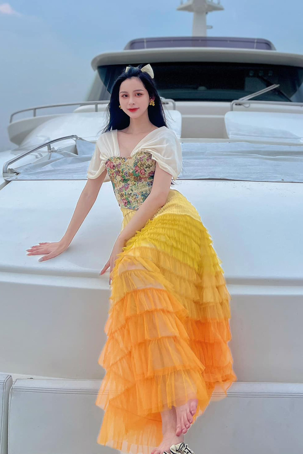 Sắc vóc đời thực người đẹp chuyển giới quê Đắk Lắk có gương mặt được Hương Giang nhận xét như Hoa hậu - Ảnh 3.