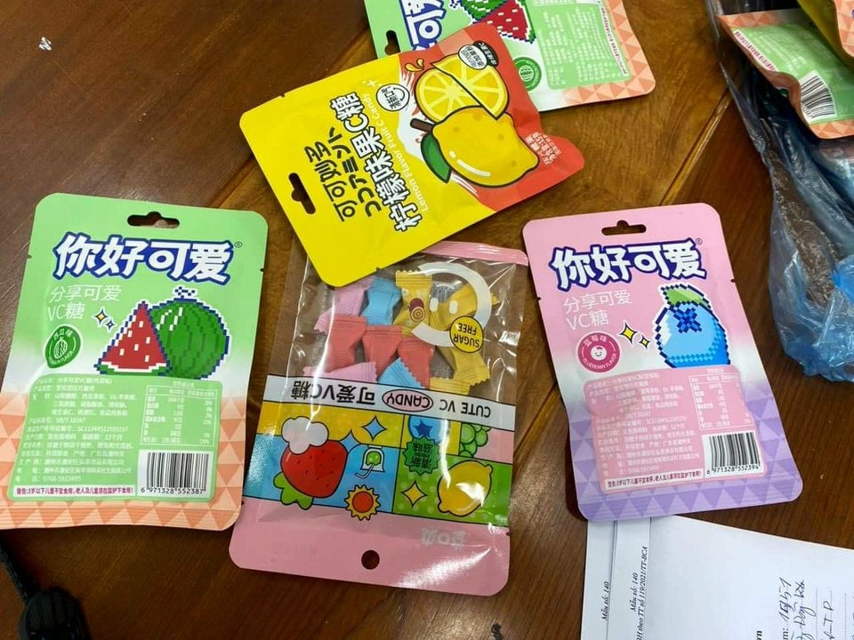 Lạng Sơn: Xác minh thông tin kẹo chứa chất ma túy bán ở cổng trường học - Ảnh 2.