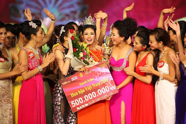 Hoa hậu Việt Nam hôn nhân viên mãn: Ngọc Hân 2 bàn tay trắng tạo nên sự nghiệp, tổ ấm bình yên - Ảnh 2.