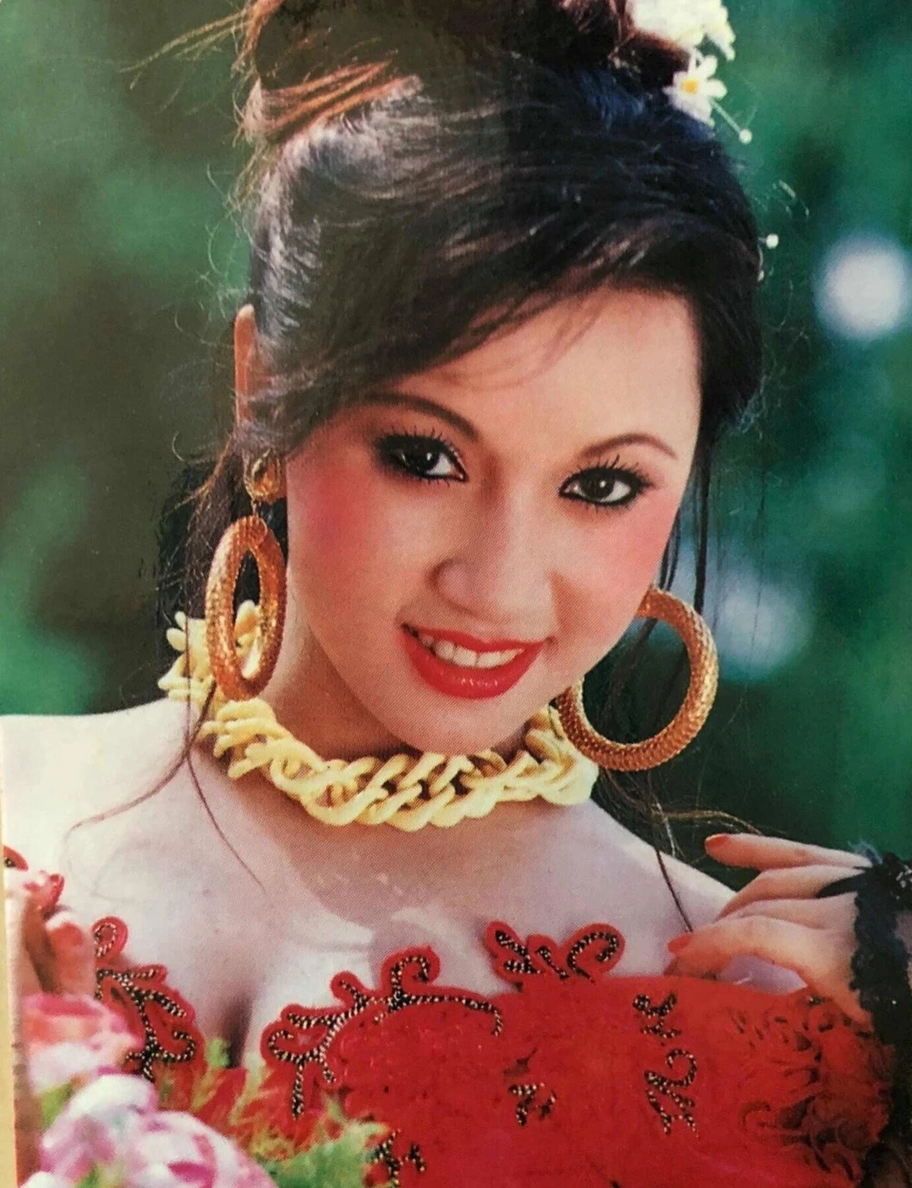 Màn ảnh Việt thập niên 90 từng có 1 "biểu tượng gợi cảm" cực nóng bỏng, giờ gần 50 tuổi vẫn vô cùng quyến rũ- Ảnh 3.