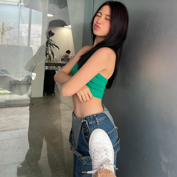 Nhan sắc tuổi 18 ngọt ngào của con gái nhạc sĩ Lưu Thiên Hương: Chăm diện đồ sexy, nghiện gym giữ dáng - Ảnh 7.