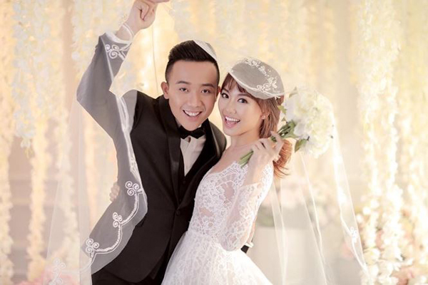 Sao Việt kết hôn vượt qua sóng gió dư luận: Trấn Thành - Hari Won giờ hạnh phúc như thế nào? - Ảnh 4.