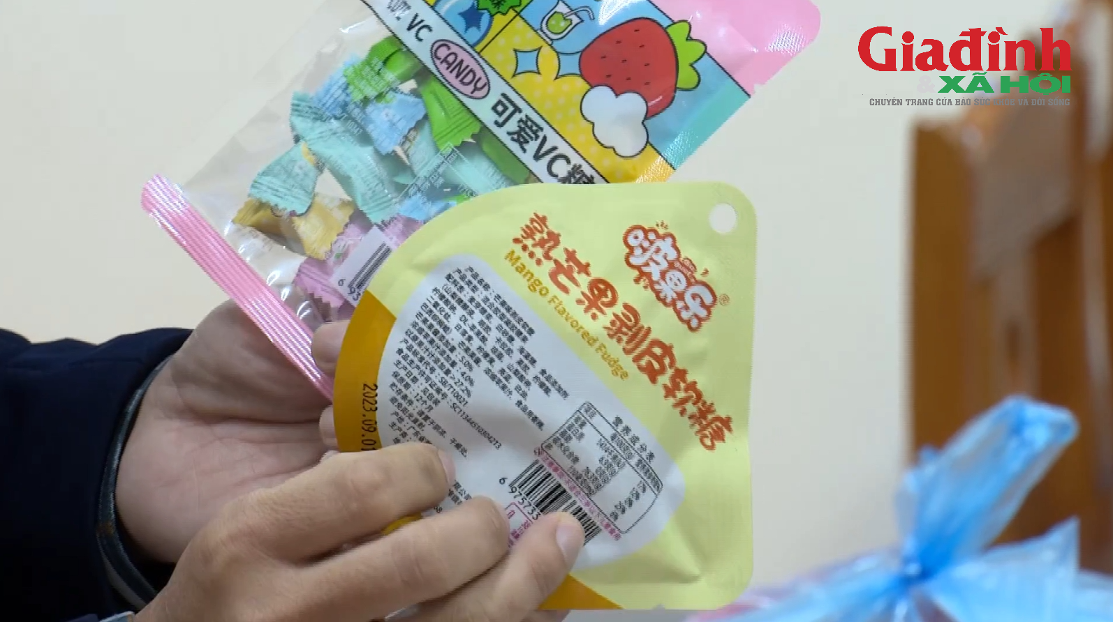 Nhận diện nhiều loại kẹo lạ các trường học đang 'truyền tay' cảnh báo sau vụ nhiều học sinh ở Hà Nội, Lạng Sơn bị mệt, đau bụng sau ăn - Ảnh 4.