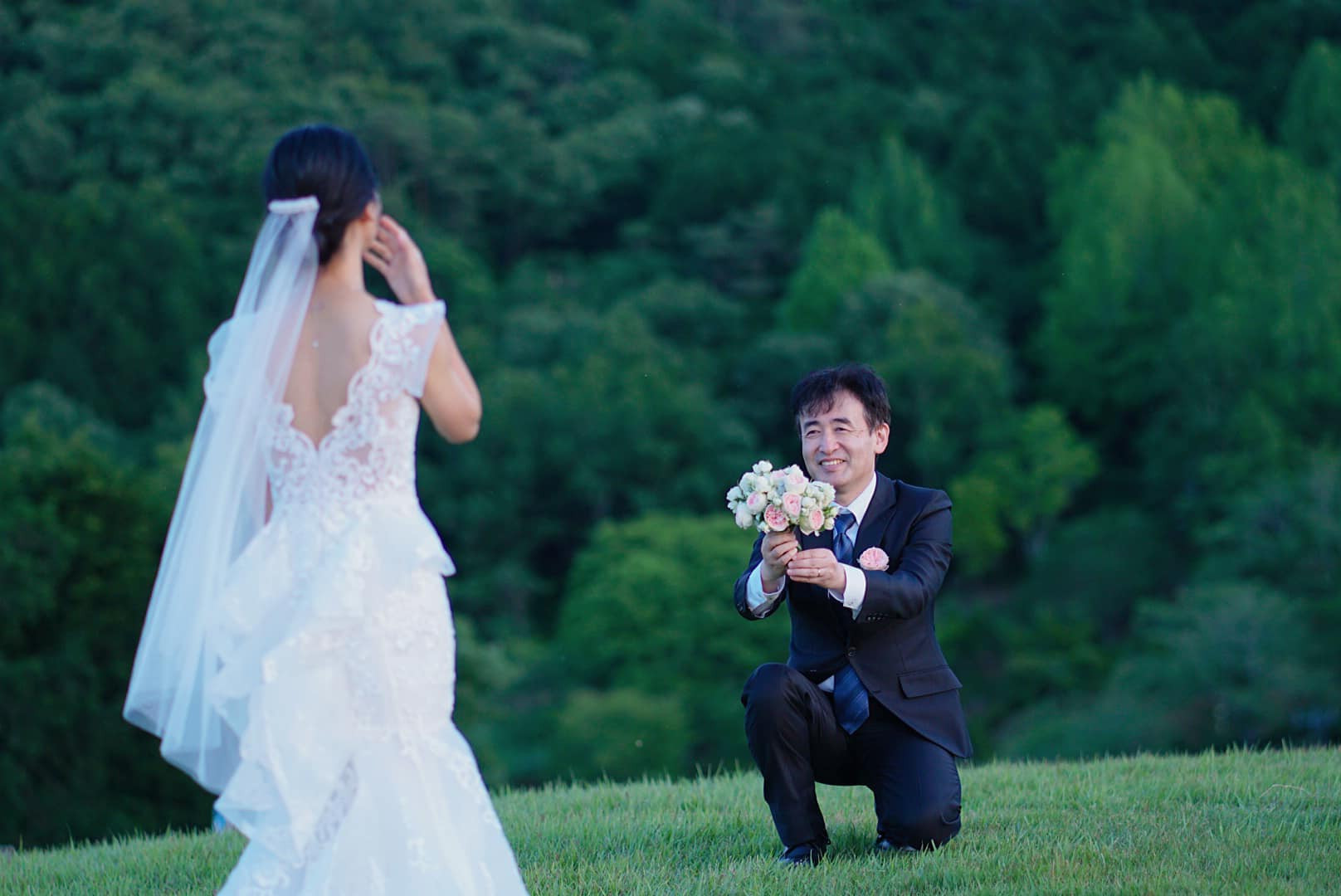 Chồng Nhật ngại tạo dáng, vợ Việt chờ 5 năm chụp ảnh cưới tuyệt đẹp 0 đồng - Ảnh 5.