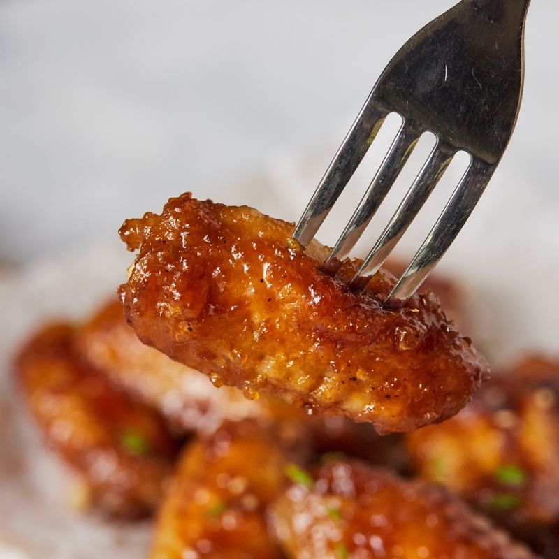Cơm nhà ngon lành với món cánh gà chiên sốt tỏi mật ong cực đơn giản - Ảnh 8.