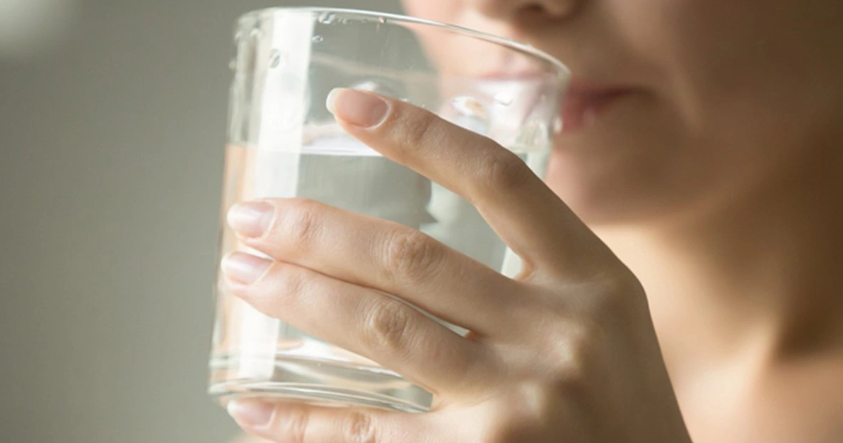 Uống nước ấm mỗi sáng là “tiên dược” cho sức khỏe, nhưng sẽ hóa “độc dược” nếu cứ uống theo 3 kiểu này- Ảnh 3.