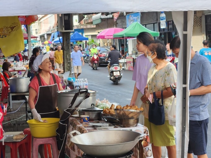 Phố Việt Nam đầu tiên trên thế giới khai trương - Ảnh 6.