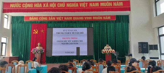 Truyền thông nâng cao kiến thức về chăm sóc sức khỏe người cao tuổi  - Ảnh 2.