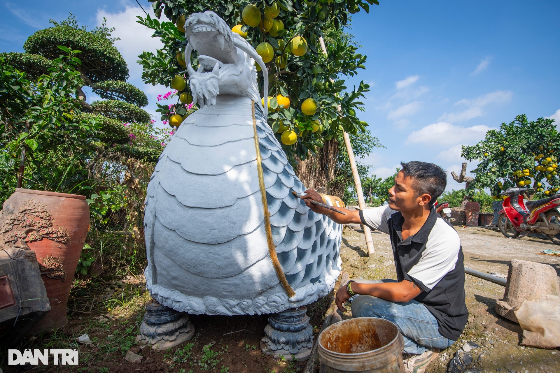 Tạo hình ô tô, tàu thuyền như thật làm chậu cây cảnh đón xuân - Ảnh 5.