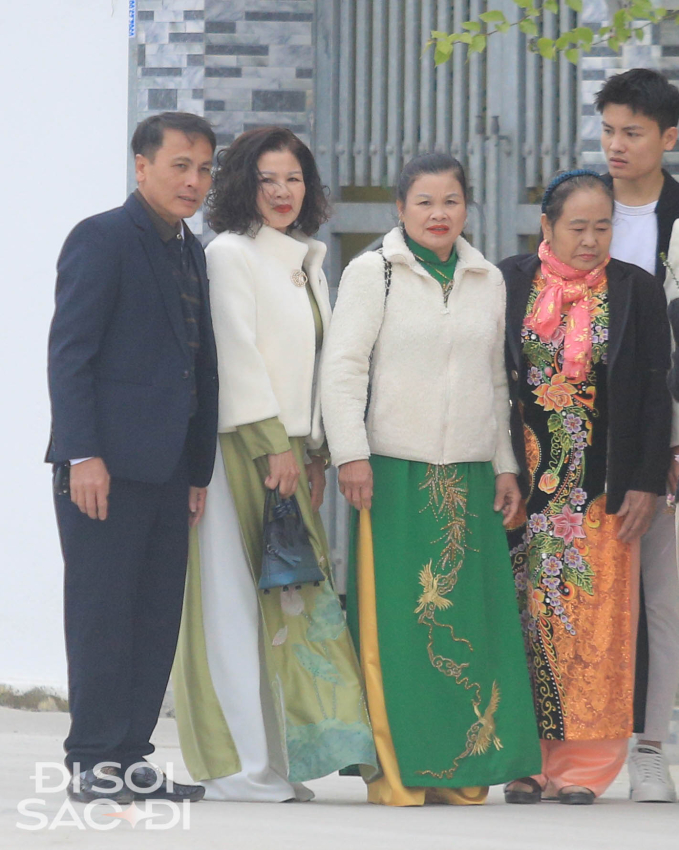 Độc quyền: Quang Hải diện suit trắng bảnh bao đi hỏi cưới Chu Thanh Huyền - Ảnh 6.