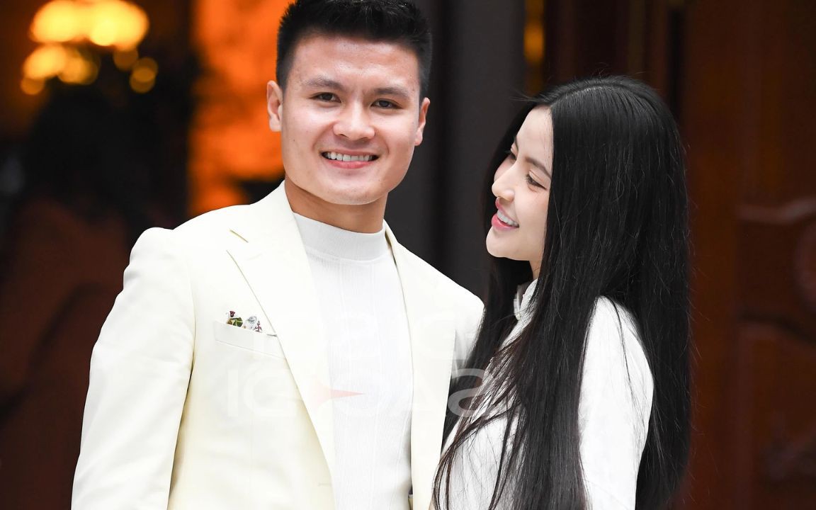 Sau lễ dạm ngõ kín tiếng, "nhà Chu Thanh Huyền " - vợ sắp cưới của cầu thủ Quang Hải lập tức lọt top tìm kiếm