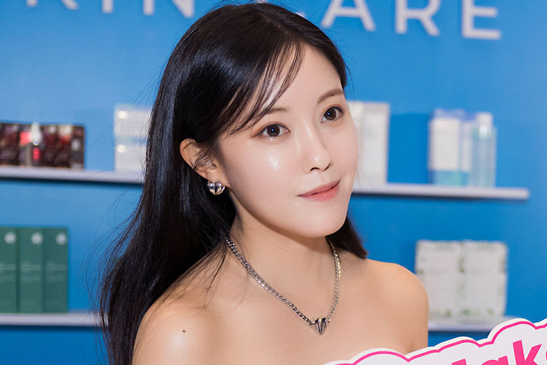 Hyomin (T-ara) khoe vai trần giữa giá lạnh Hà Nội, nhắn nhủ fan bằng tiếng Việt - Ảnh 6.