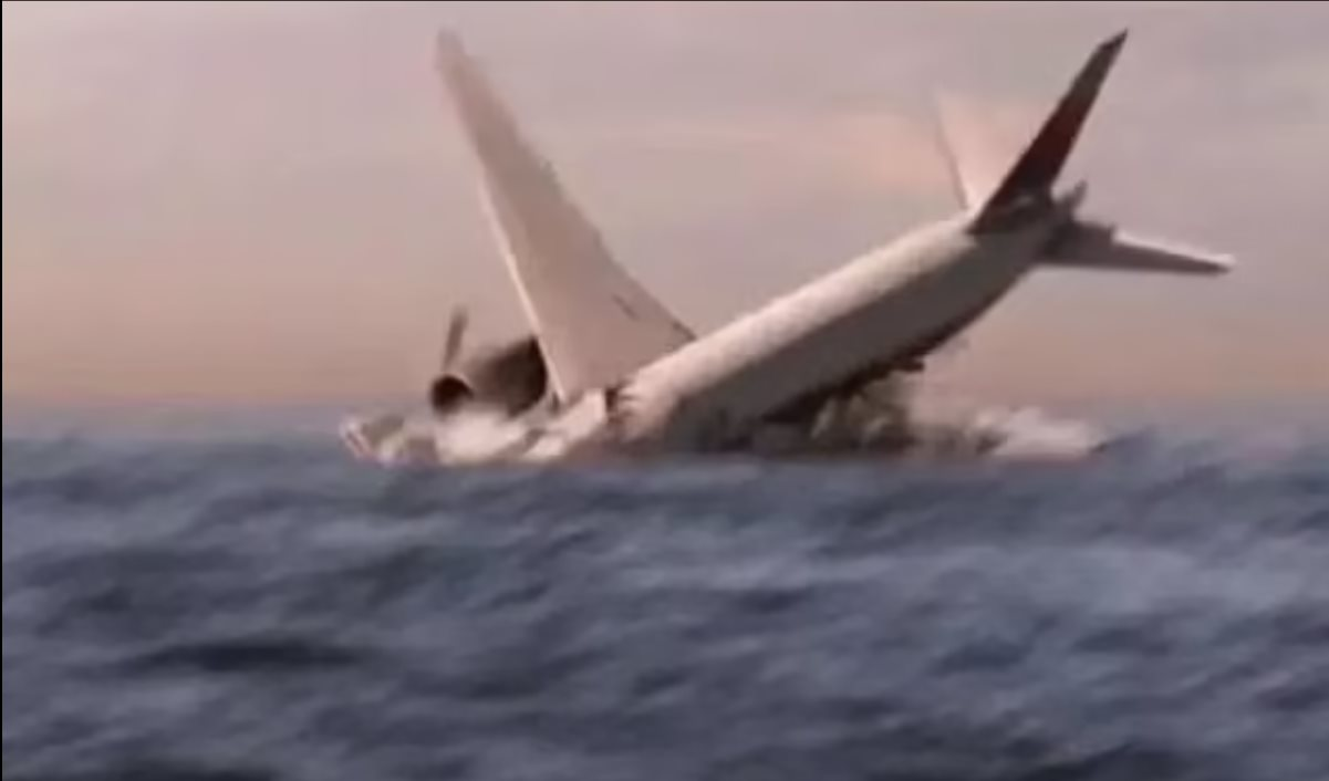 Tiết lộ gây sốc về chuyến bay MH370: Ngư dân kéo được vật thể nghi là cánh máy bay ở “vùng biển lạ”- Ảnh 1.