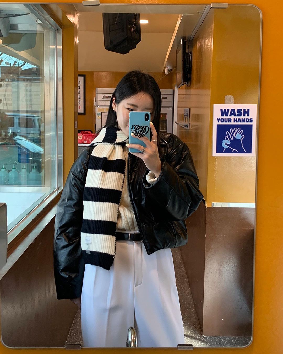 Nàng blogger Hàn chỉ bạn 6 cách phối áo khoác phao gọn gàng, năng động trong mùa giá rét- Ảnh 5.