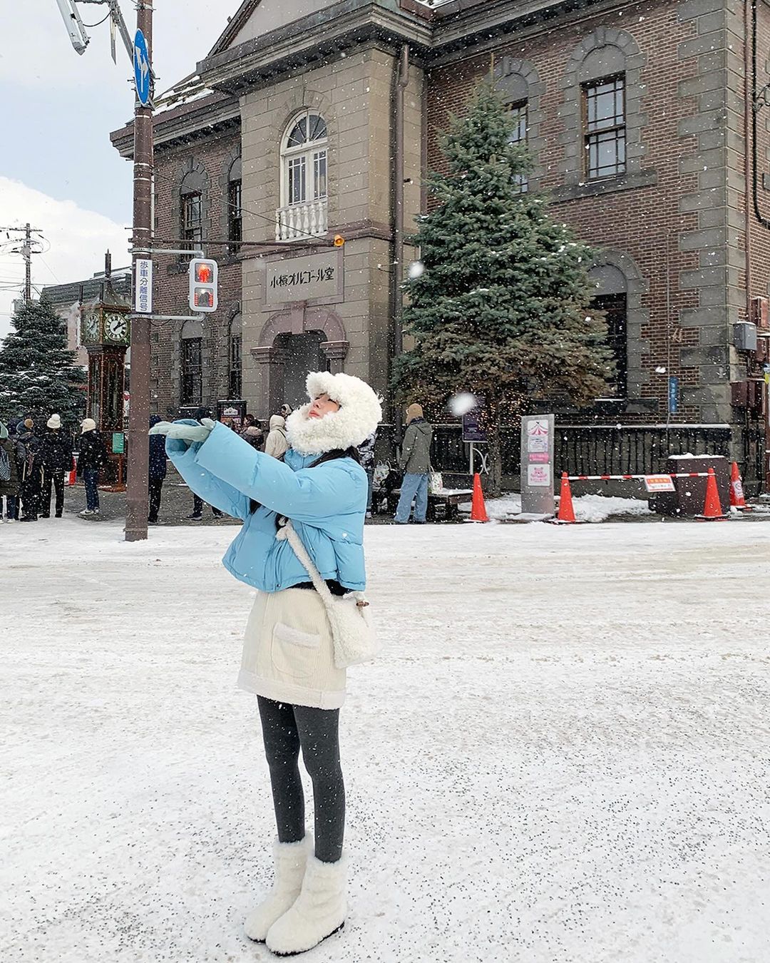 Nàng blogger Hàn chỉ bạn 6 cách phối áo khoác phao gọn gàng, năng động trong mùa giá rét- Ảnh 3.
