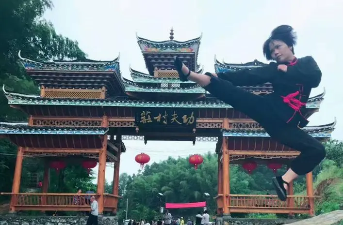 Làng kungfu ở Trung Quốc: Ẩn mình trăm năm trên núi luyện công - Ảnh 1.