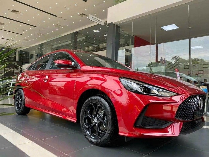 Xe ô tô 'đối thủ' của Mazda 3 giảm giá không phanh, chỉ còn 370 triệu đồng, rẻ hơn cả Kia Morning  - Ảnh 3.