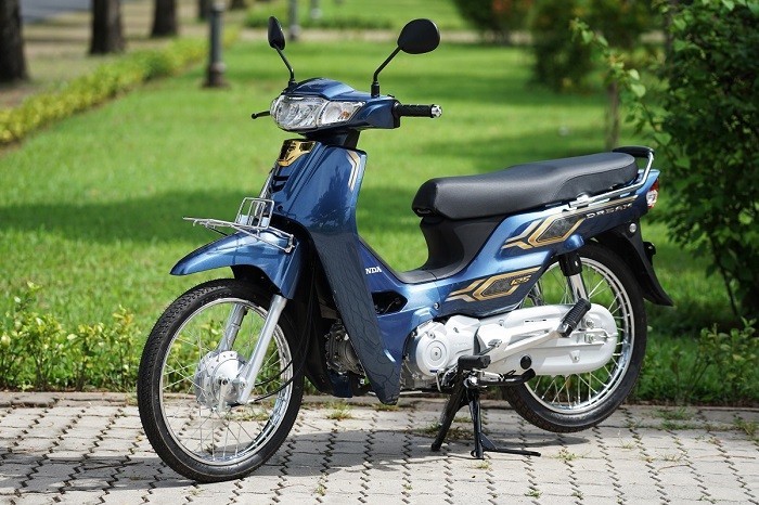 Huyền thoại xe máy Việt hồi sinh: Honda Dream có gì đặc biệt giá tới cả trăm triệu, đắt hơn SH mà vẫn ùn ùn người mua? - Ảnh 2.