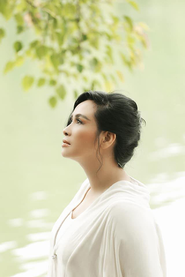 Diva Thanh Lam tuổi 54: Nữ ca sĩ tự do đầu tiên được phong tặng danh hiệu NSND, nhan sắc cùng tình yêu thăng hoa - Ảnh 4.