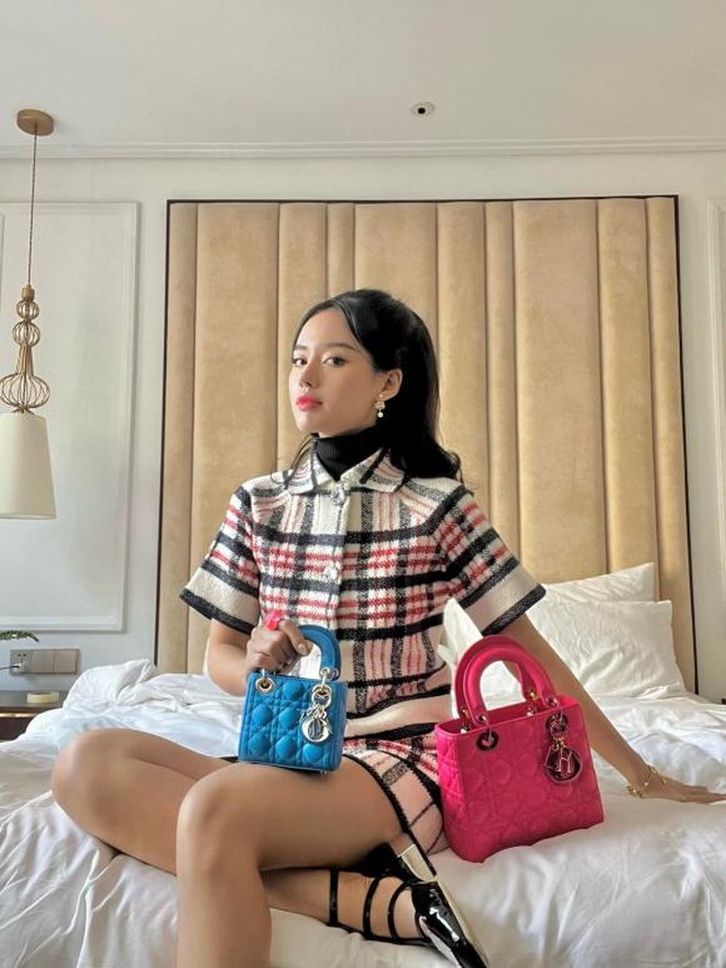 Chi tiết đặc biệt đắt đỏ trong căn duplex siêu ấn tượng của vợ chồng 'Cô Em Trendy' Khánh Linh