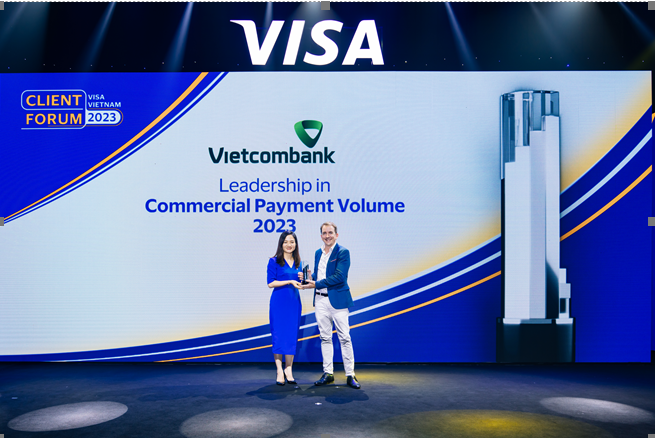 Vietcombank được Visa vinh danh 12 hạng mục giải thưởng quan trọng trong hoạt động thẻ năm 2023 - Ảnh 3.