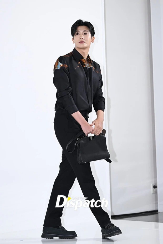 Song Hye Kyo ăn mặc phá cách - Ảnh 11.