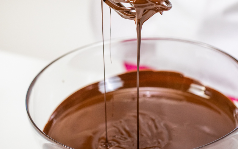 Cách làm socola truffle cực ngon và đẹp cho ngày Lễ Tình nhân - Ảnh 3.