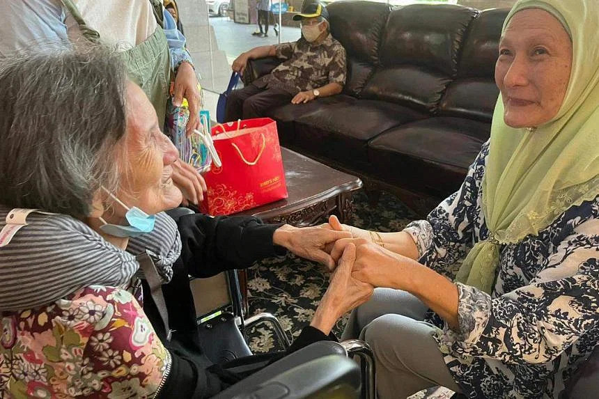 Cuộc đoàn tụ xúc động của hai mẹ con thất lạc nhau hơn nửa đời người - Ảnh 2. Cuộc đoàn tụ xúc động của hai mẹ con thất lạc nhau hơn nửa đời người - Ảnh 2.