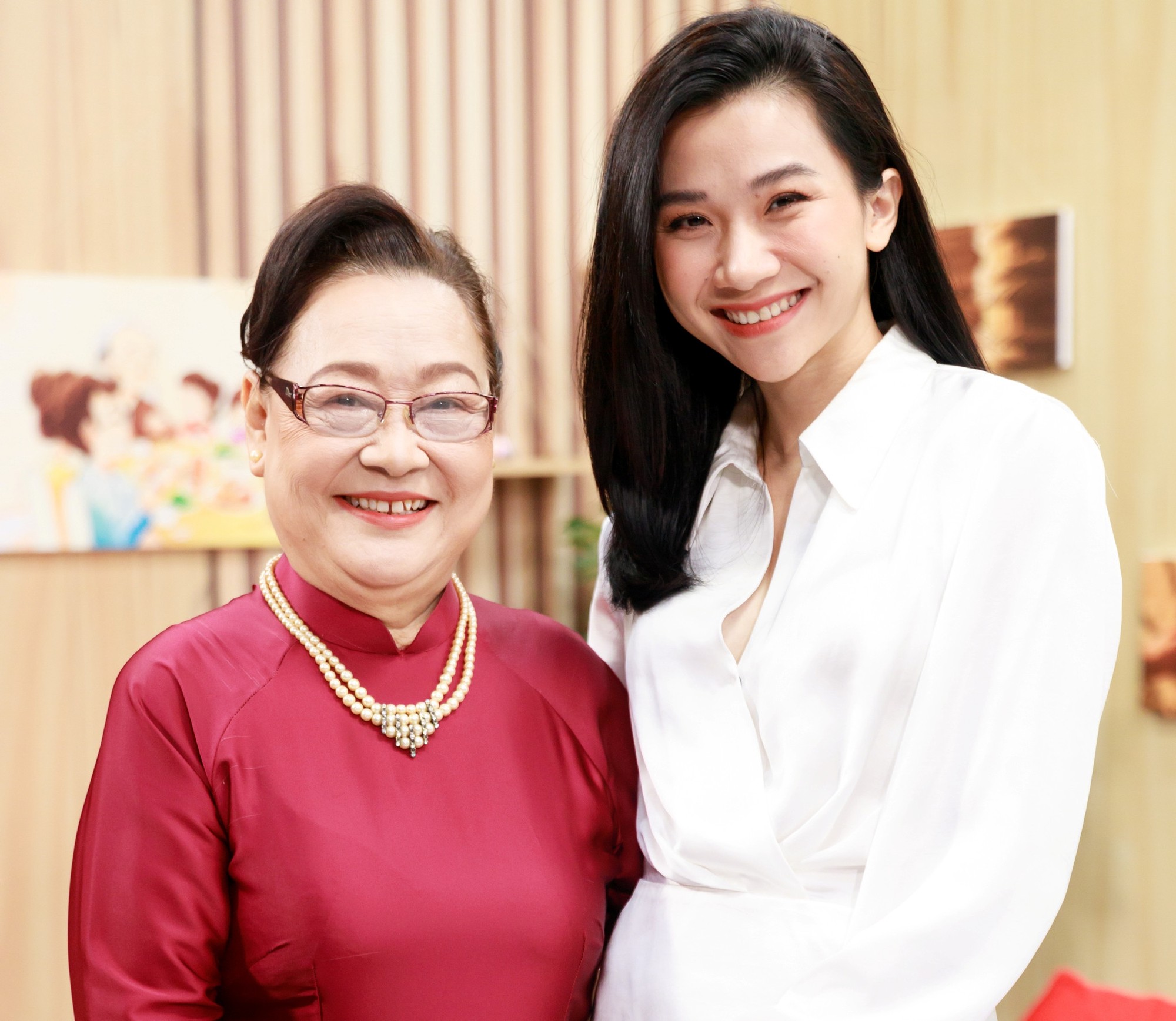 Nữ MC vụng chuyện bếp núc, kể tình trường với mẹ chồng - Ảnh 1.