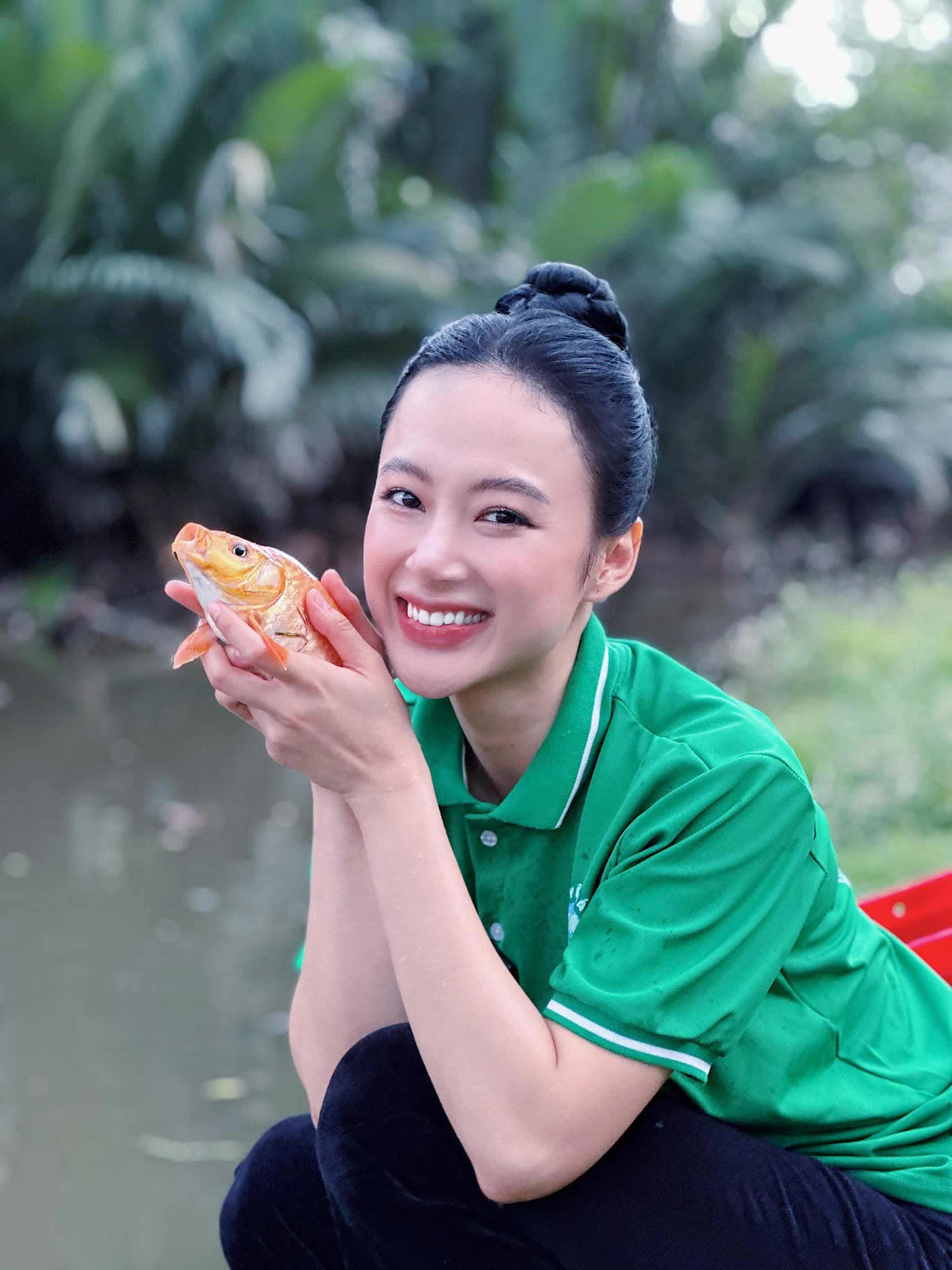 Cuộc sống của Angela Phương Trinh ở tuổi U30: Tái xuất showbiz, mong đóng phim hành động, thử sức kinh doanh - Ảnh 2.