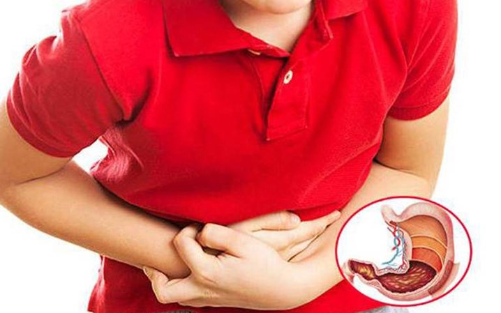Bé 9 tuổi nhập viện vì viêm loét dạ dày, bác sĩ chỉ rõ nguyên nhân khiến nhiều bạn trẻ đang mắc phải căn bệnh này