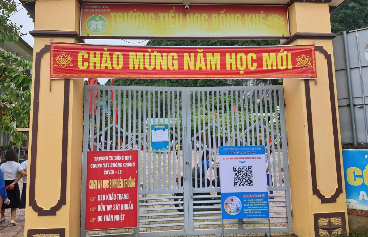 Thầy giáo chủ nhiệm bị tố “đụng chạm” nhiều nữ sinh lớp 5 - Ảnh 1.