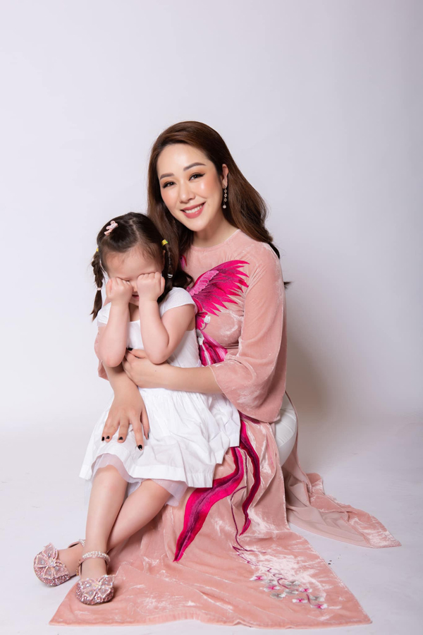 Con gái 4 tuổi của Hoa hậu Ngô Phương Lan: Không muốn tổ chức sinh nhật vì điều này  - Ảnh 2.