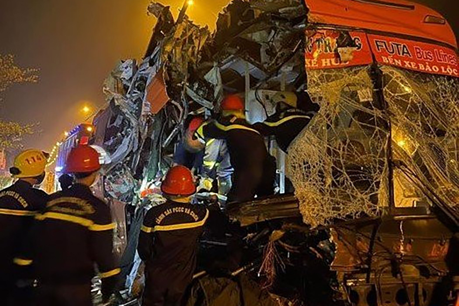 Cục CSGT cảnh báo gấp sau loạt vụ tai nạn xe khách làm nhiều người chết - Ảnh 1.