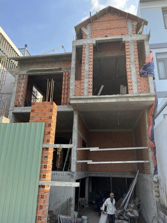 Sau biệt thự rộng 3.000 m2, Hà Trí Quang và bạn đời khoe ngôi nhà sắp hoàn thiện ở Sài Gòn - Ảnh 7.