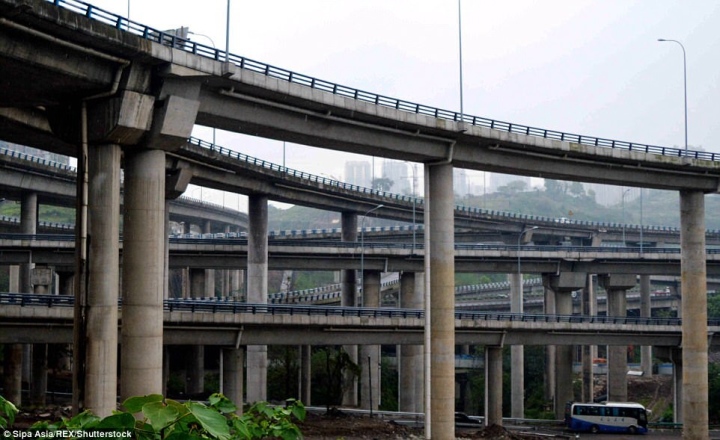 Cận cảnh hệ thống giao lộ ‘phức tạp nhất thế giới’ ở Trung Quốc - Ảnh 4.